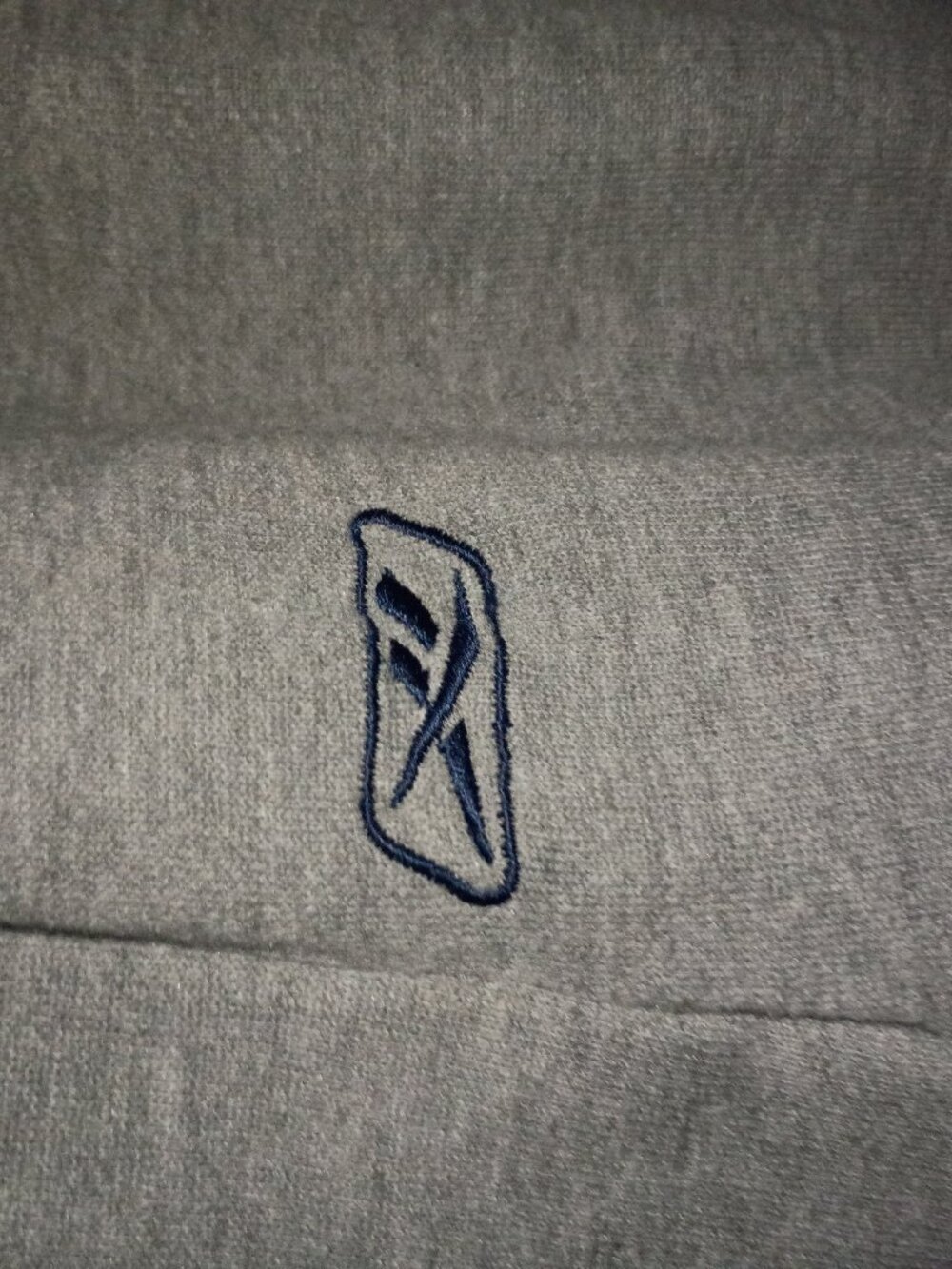 Reebok Size Large Grey Soft Sweatpants in Very Good Condition
